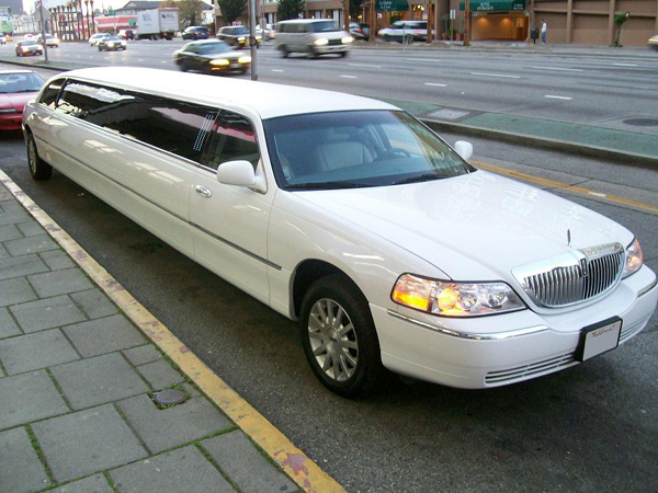 8 Passenger Limo